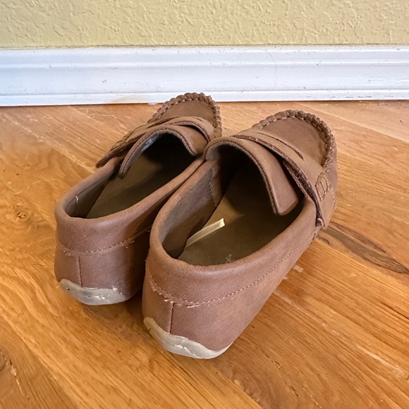 Cat & Jack Slip on shoes for boys - Picture 2 of 5